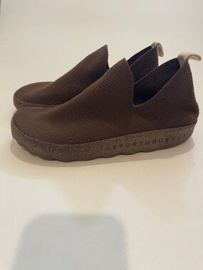 Asportuguesas Camper-style Portuguese Brown Knit Slip-On Sneakers